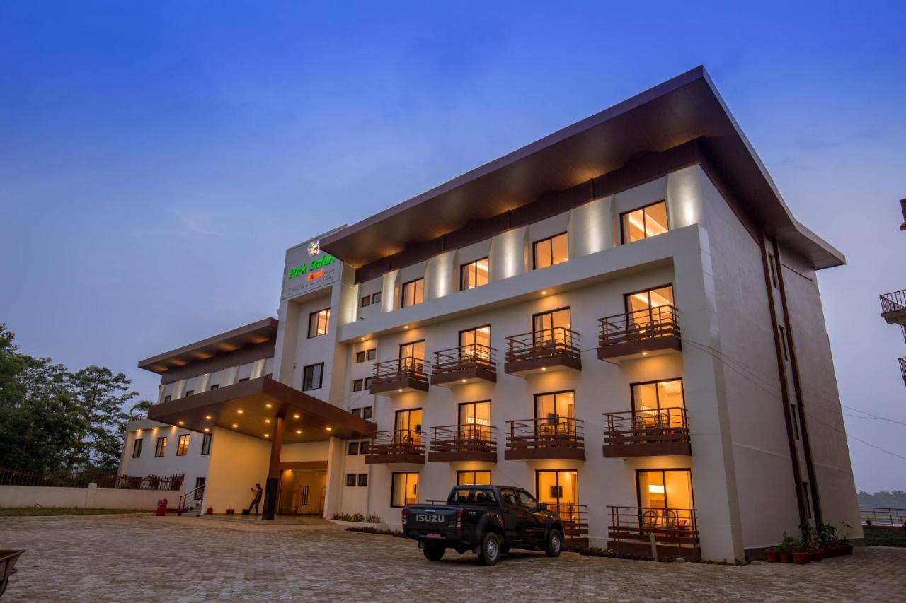 Park Safari Resort Sauraha Eksteriør bilde