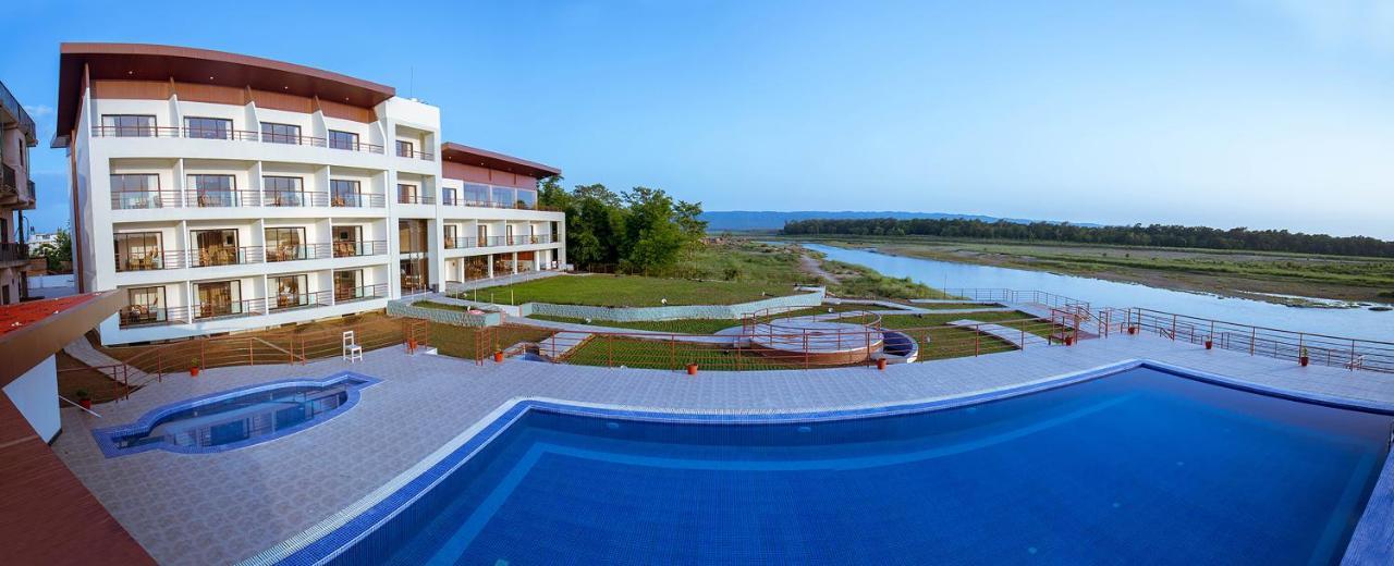 Park Safari Resort Sauraha Eksteriør bilde
