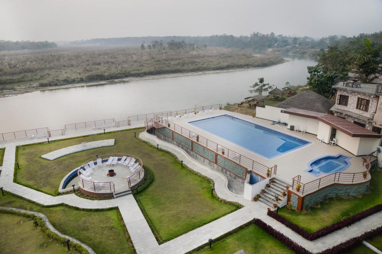 Park Safari Resort Sauraha Eksteriør bilde