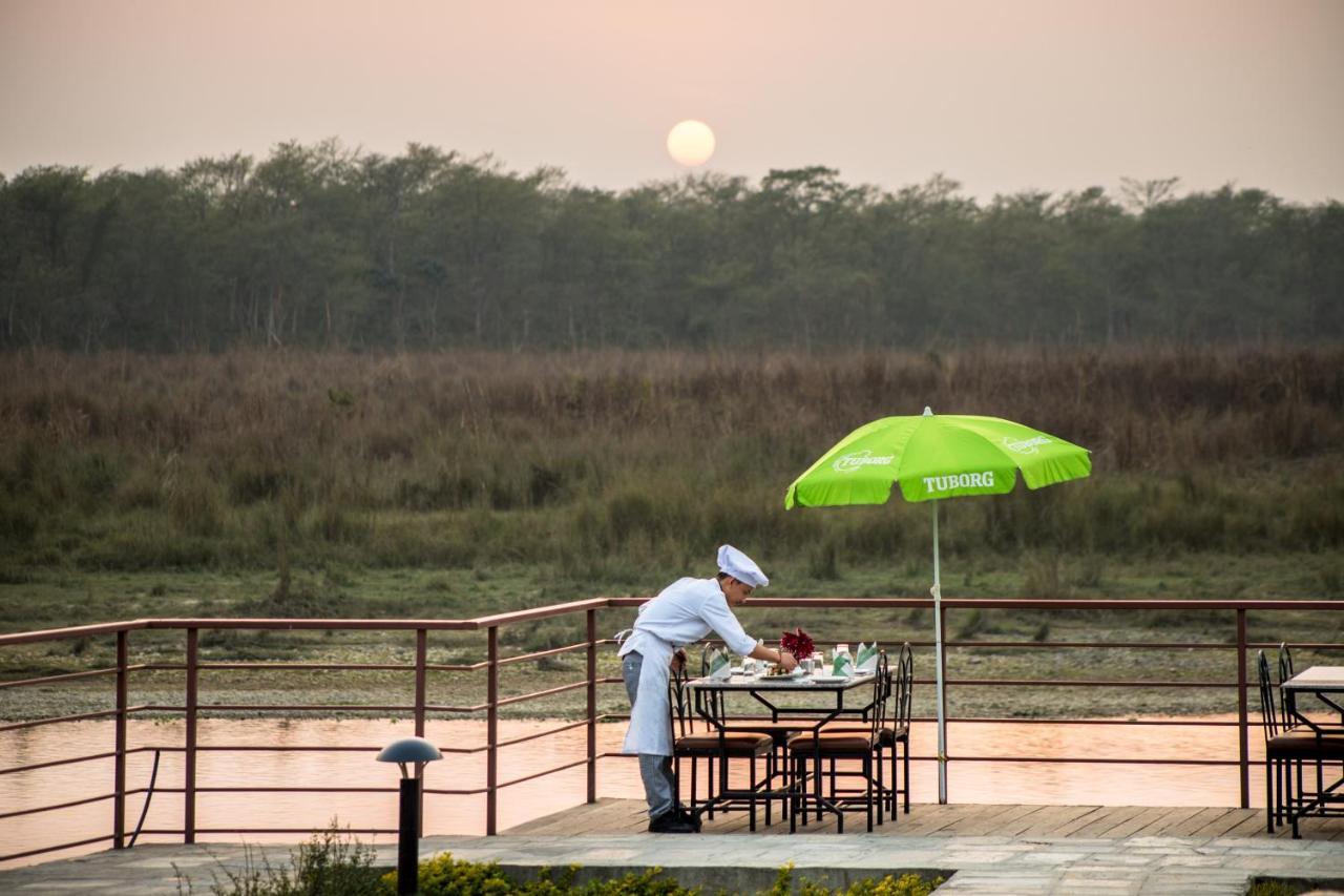 Park Safari Resort Sauraha Eksteriør bilde