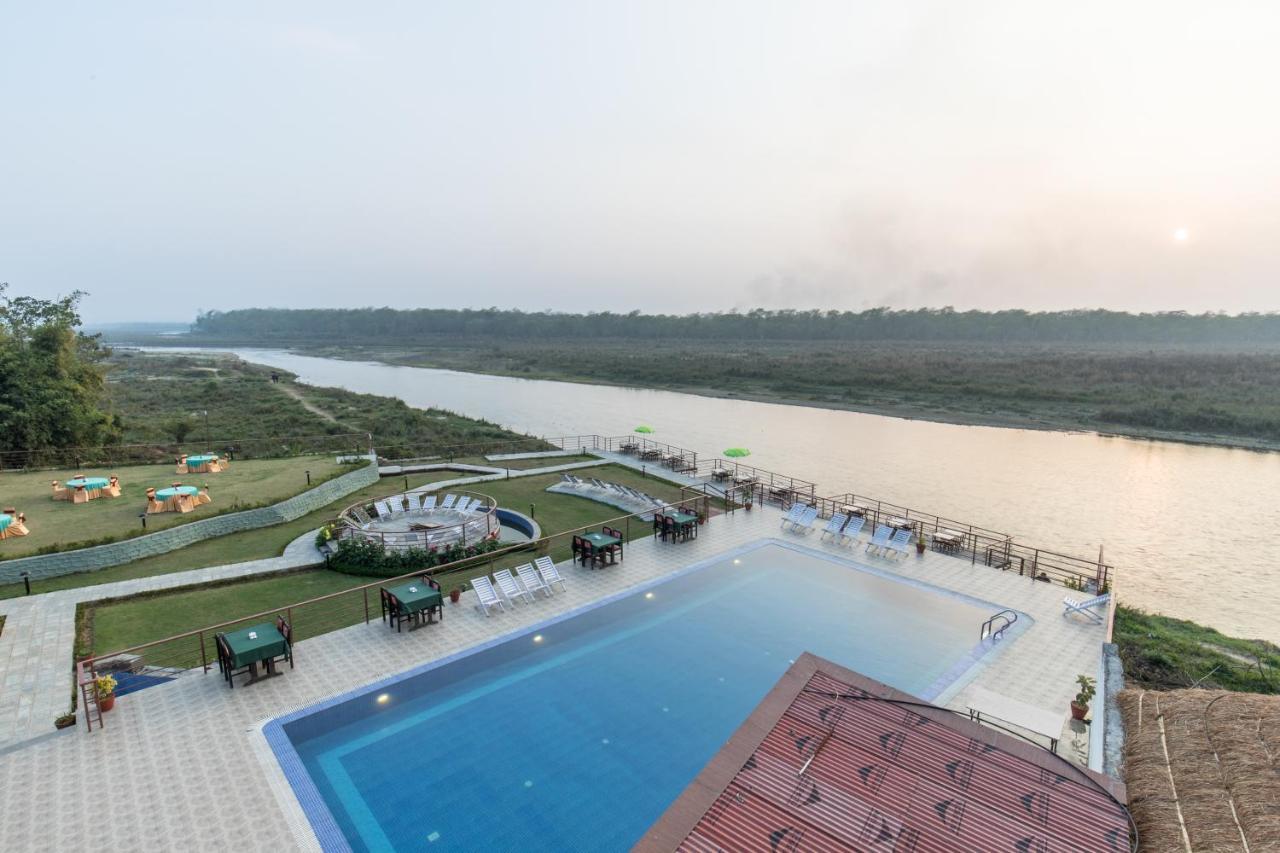 Park Safari Resort Sauraha Eksteriør bilde