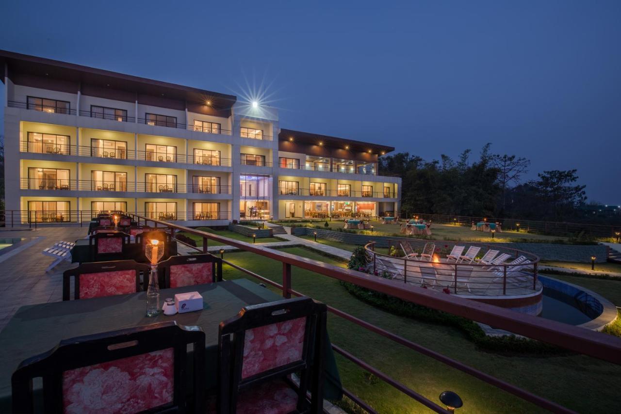 Park Safari Resort Sauraha Eksteriør bilde